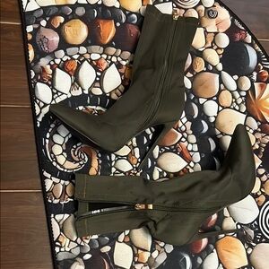 SIMMI LONDON Elegant Olive Green Women's Boots